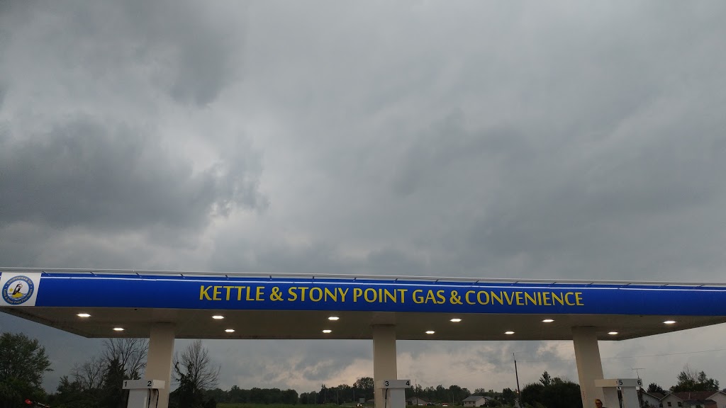 Kettle & Stony Point Gas & Convenience | 7119 Lakeshore Rd, Lambton Shores, ON N0N 1J2, Canada | Phone: (519) 786-3088