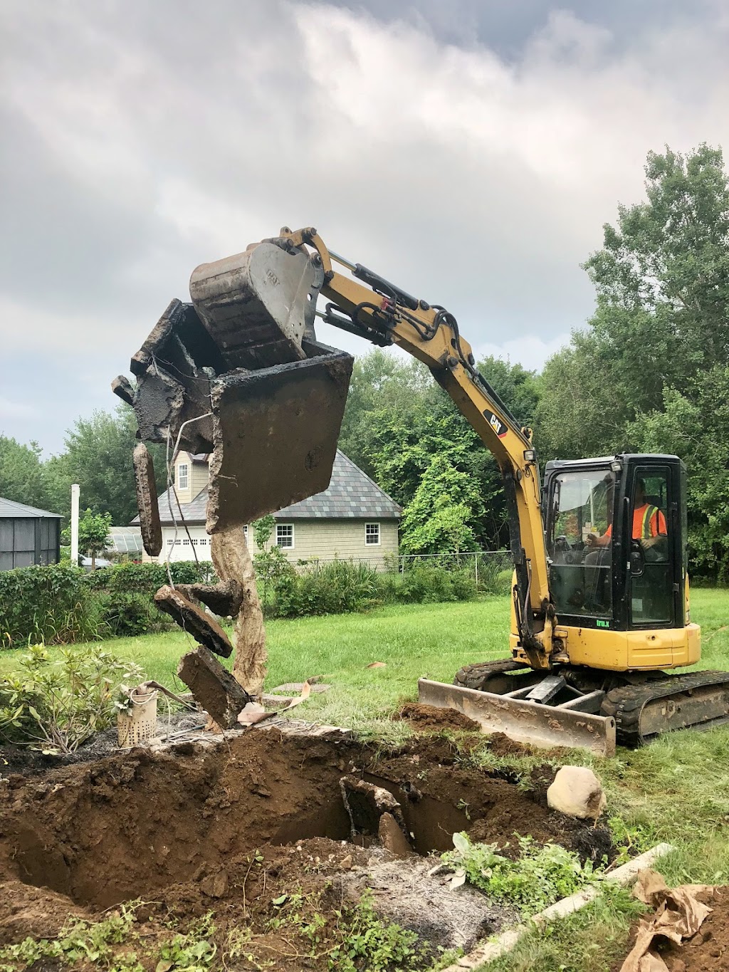 Finish Grade Excavation | 190 Coyote Ridge, Grand Lake, NS B2T 1V5, Canada | Phone: (902) 717-8877