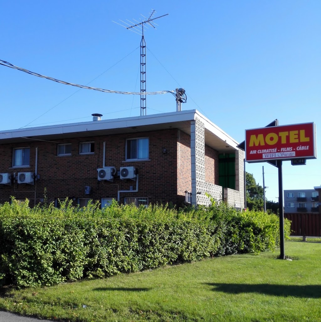 Motel Bourassa | 6325 Boul Henri-Bourassa E, Montréal-Nord, QC H1G 2V4, Canada | Phone: (514) 321-6813