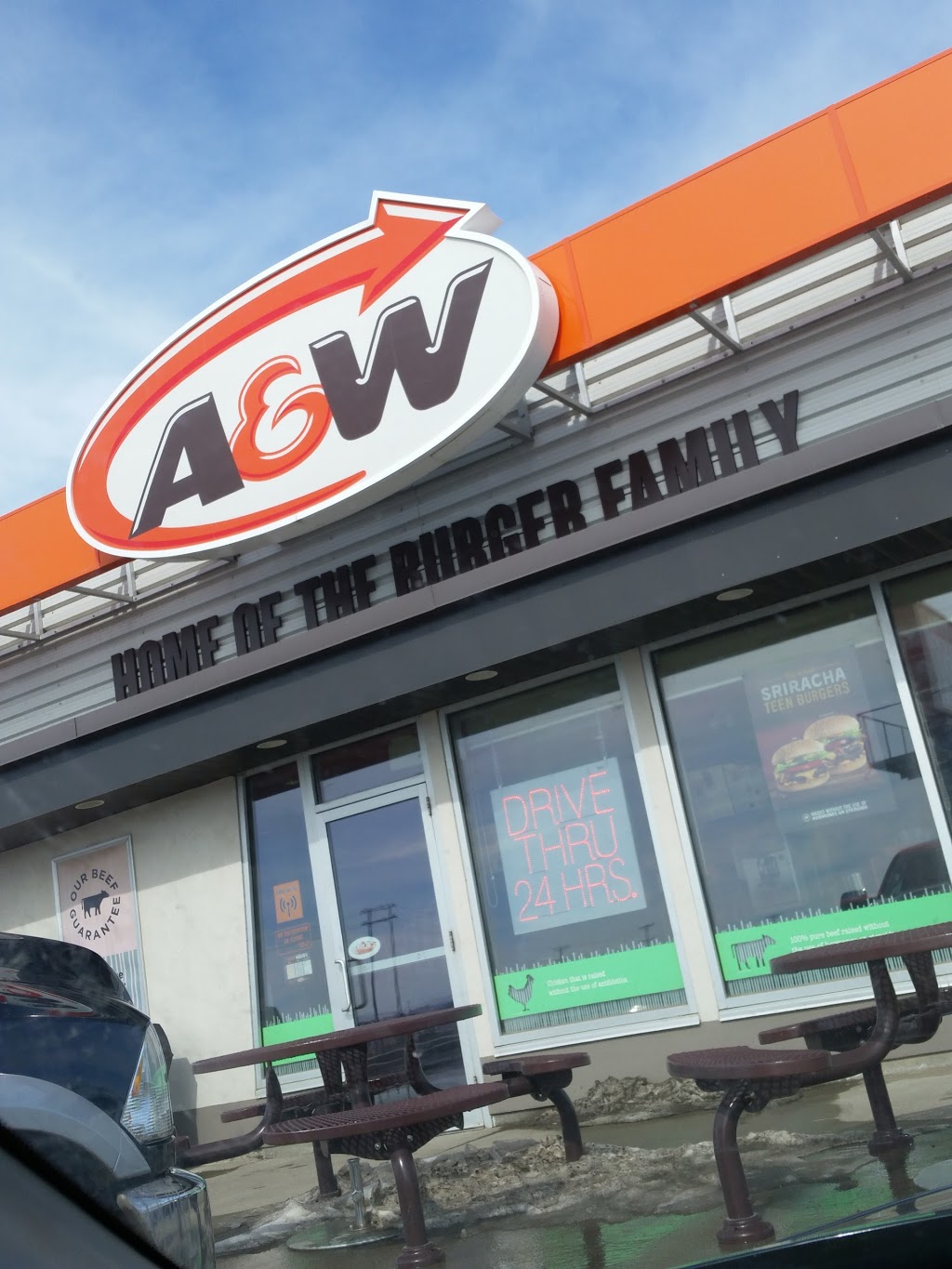 A&W Canada | 920 N Service Rd, Moose Jaw, SK S6H 4P4, Canada | Phone: (306) 692-5400