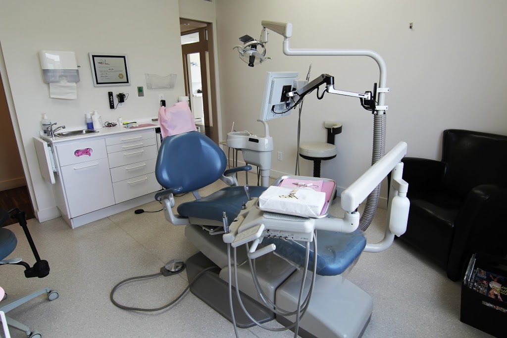 Fortin Poirier Dental Clinic | 4494 aut. Laval, 440 Ouest #250, Laval, QC H7T 2P7, Canada | Phone: (450) 682-9944