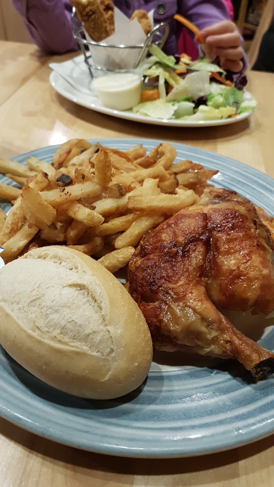 Swiss Chalet Rotisserie & Grill | 84 Lynden Rd, Brantford, ON N3R 6B8, Canada | Phone: (519) 759-6990