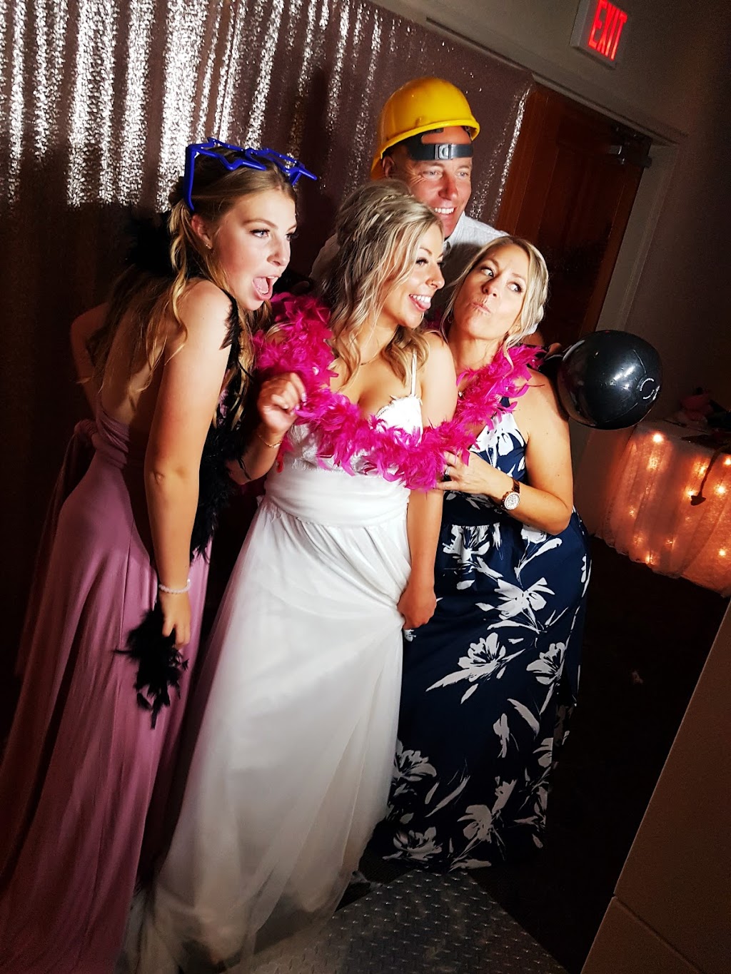 Nanaimo Photobooths | 388 Seventh St, Nanaimo, BC V9R 1E2, Canada | Phone: (778) 220-4546