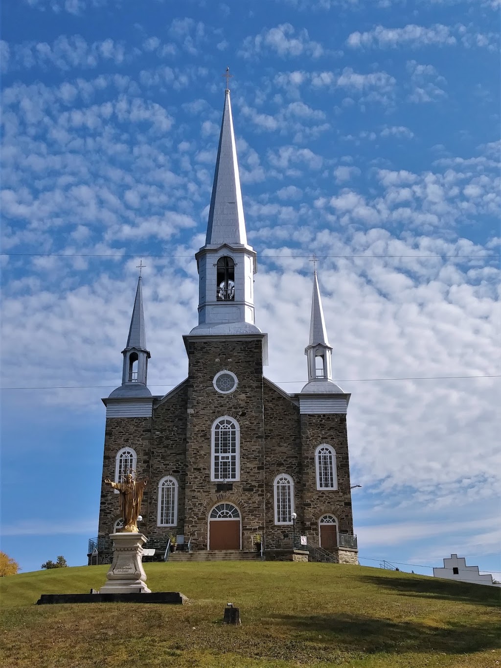 Église et Presbytère catholique Saint-Côme | 1555 19e Rue, Saint-Côme-Linière, QC G0M 1J0, Canada | Phone: (418) 685-2043