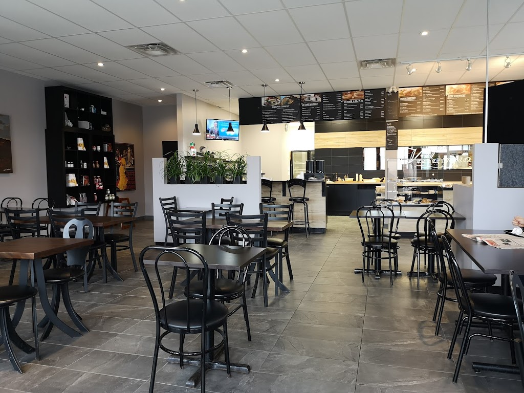 Villaggio Sandwicherie Bistro Inc | 634 Bd des Seigneurs, Terrebonne, QC J6W 1T7, Canada | Phone: (450) 471-6182