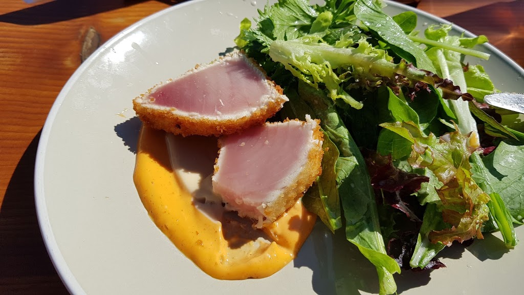 Smokin Tuna Cafe | 241 Becher Bay Rd, Sooke, BC V9Z 1B7, Canada | Phone: (250) 642-0332