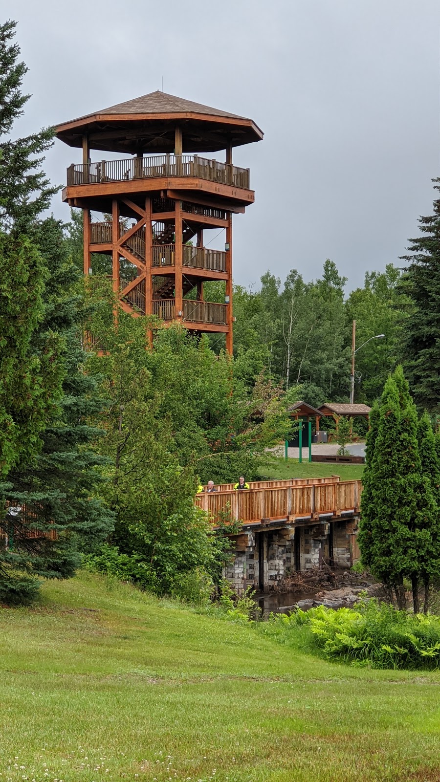 Parc des Chutes-de-la-Petite-Rivière-Bostonnais | 3701 Boulevard Ducharme, La Tuque, QC G9X 4T4, Canada | Phone: (819) 523-5930