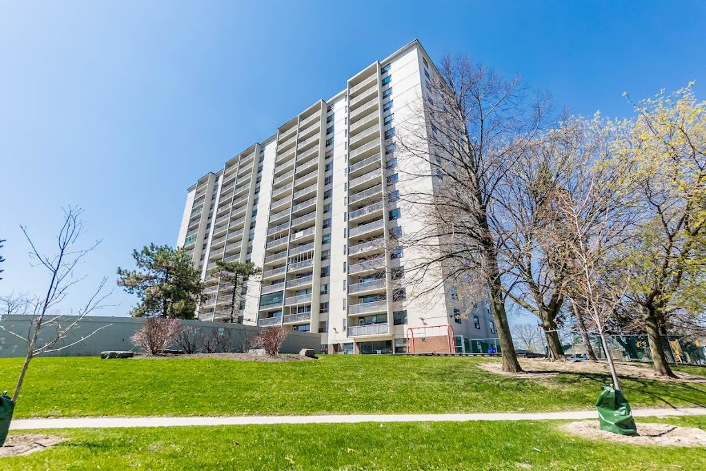 Markham Road Apartments - 215 | 215 Markham Rd, Scarborough, ON M1J 3C4, Canada | Phone: (416) 267-5223