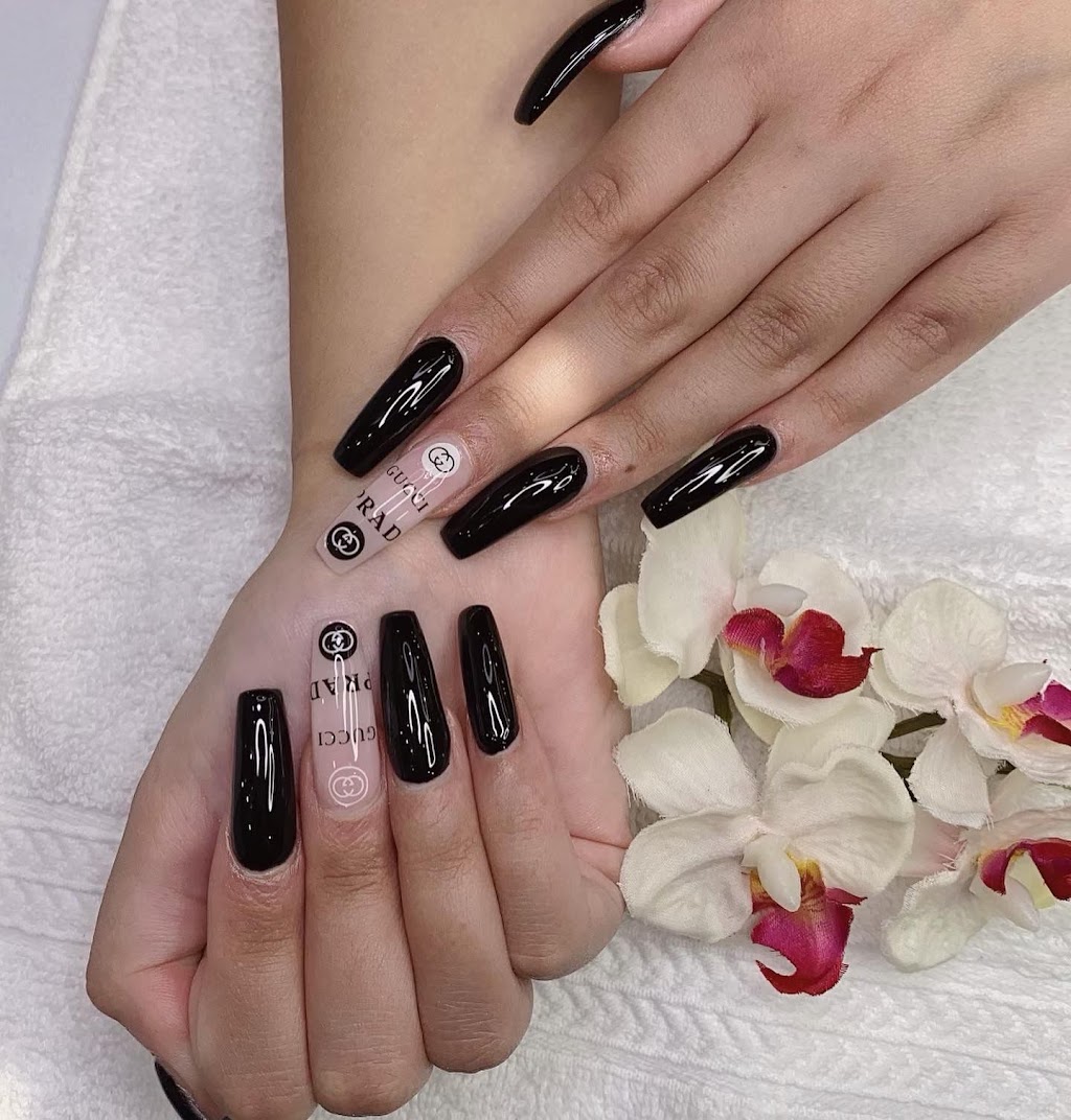 Suzy Nails And Spa | 265 Ironside Dr, Oakville, ON L6M 1S1, Canada | Phone: (289) 725-4846