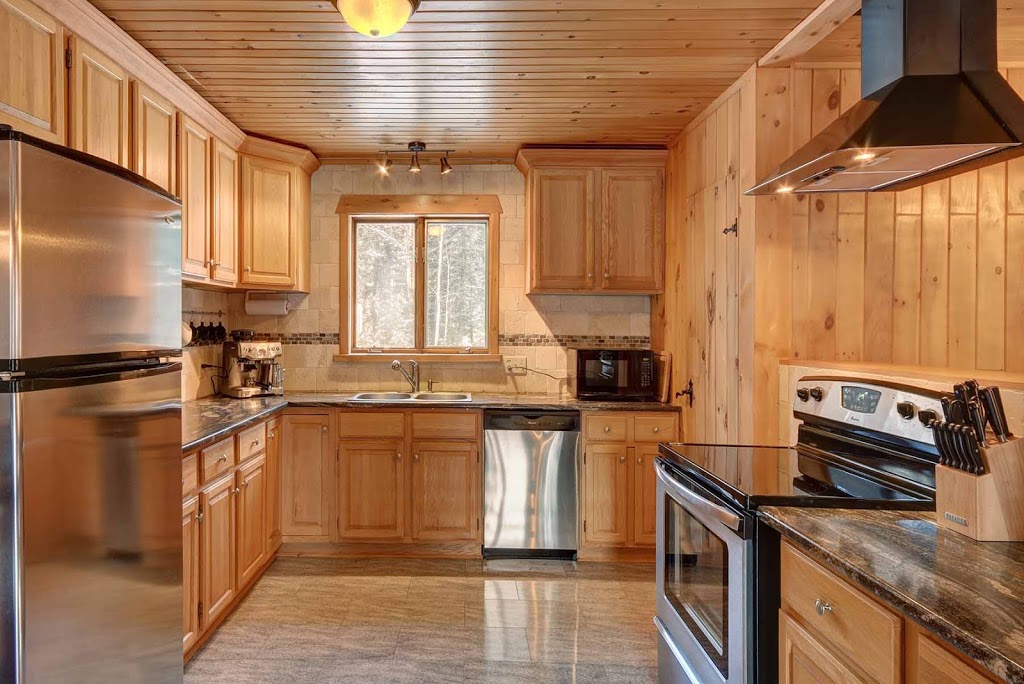 Chalet du Nordet | 291 Chemin du Nordet, Lac-Supérieur, QC J0T 1J0, Canada | Phone: (514) 232-9597