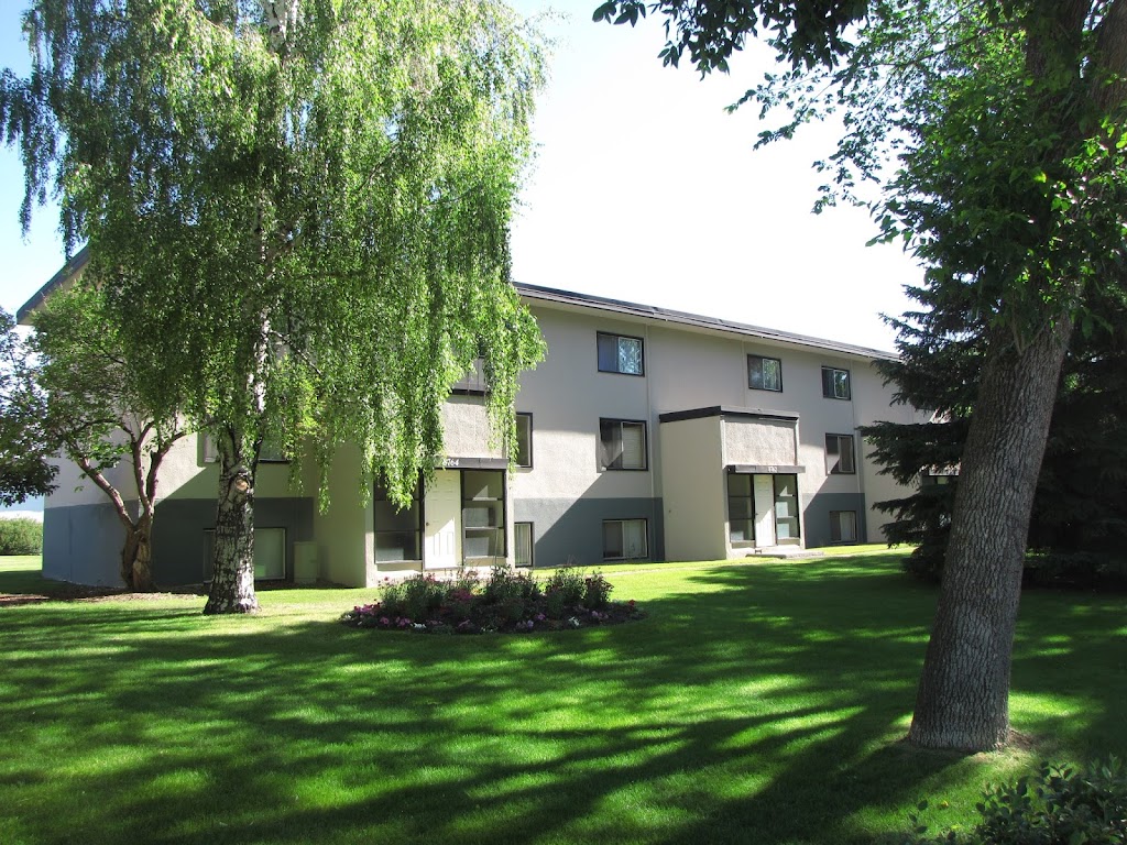 Strathearn Heights Apartments | 8768 96 Ave NW, Edmonton, AB T6C 2B2, Canada | Phone: (780) 469-3080