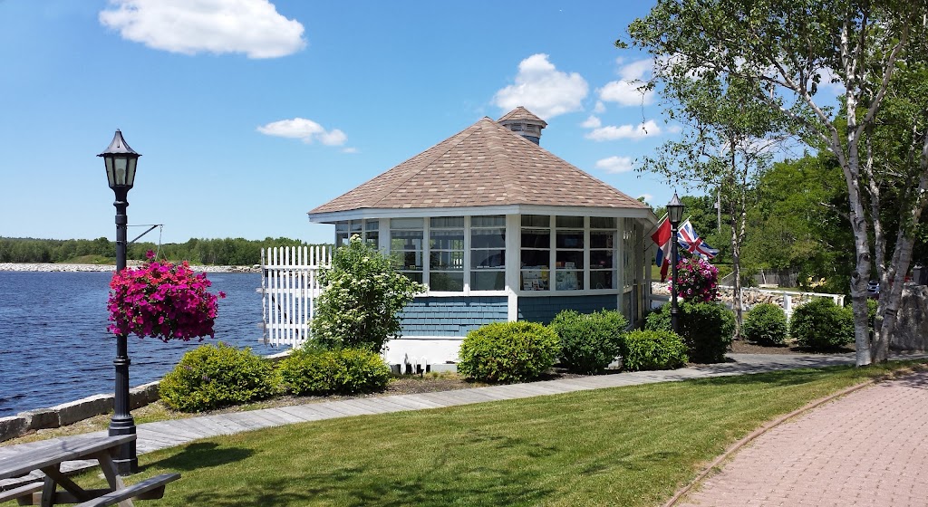 Shelburne Visitor Information Centre | 31 Dock St, Shelburne, NS B0T 1W0, Canada | Phone: (902) 875-4547