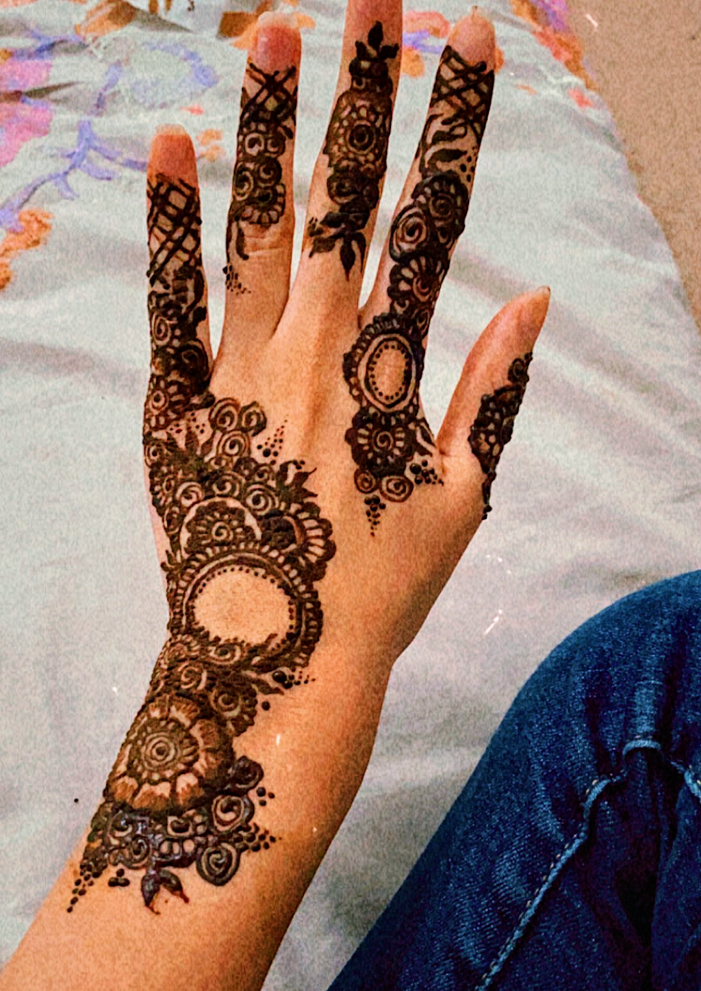 henna blend and works | 6965 Glory Ct, Mississauga, ON L5N 7E2, Canada | Phone: (647) 963-6196