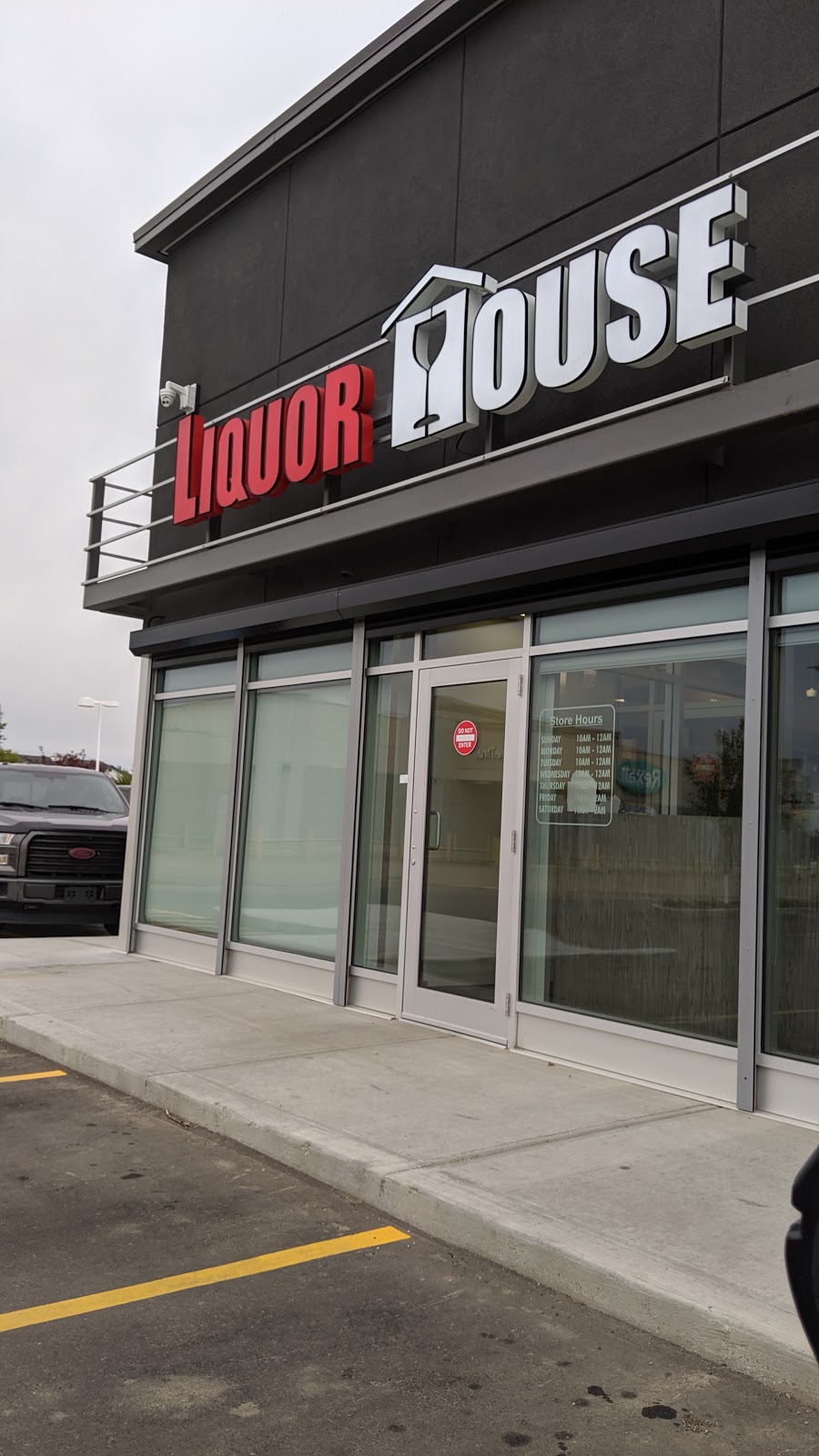 Liquor House Schonsee - 167 Ave | 8070 167 Ave NW, Edmonton, AB T5Z 0E5, Canada | Phone: (587) 497-9577