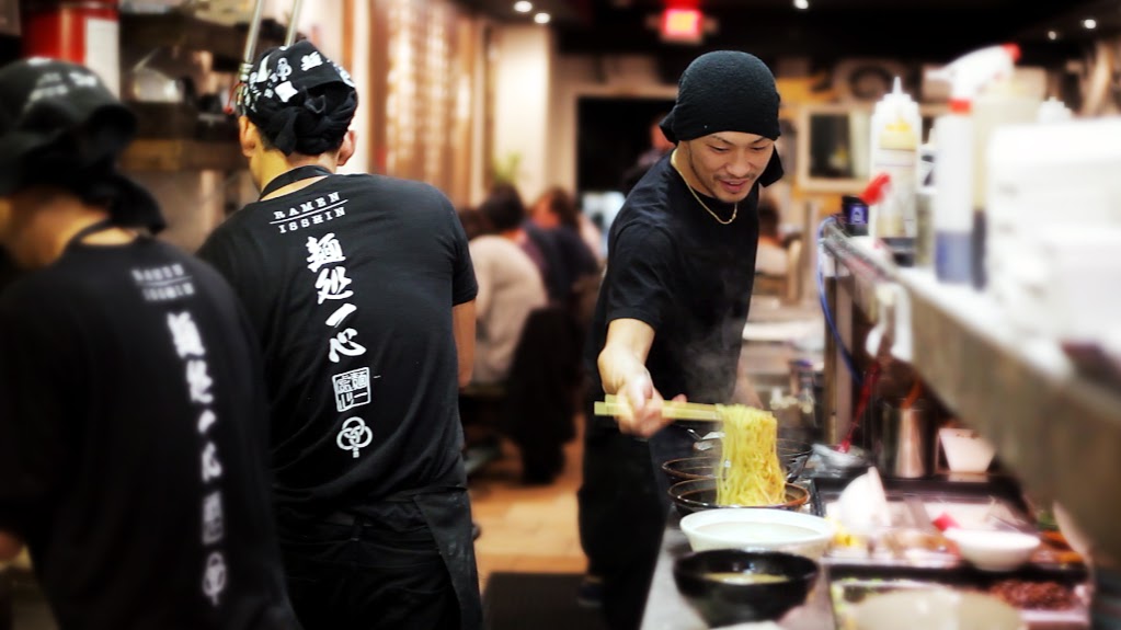 Ramen Isshin | 421 College St, Toronto, ON M5T 1T1, Canada | Phone: (416) 367-4013