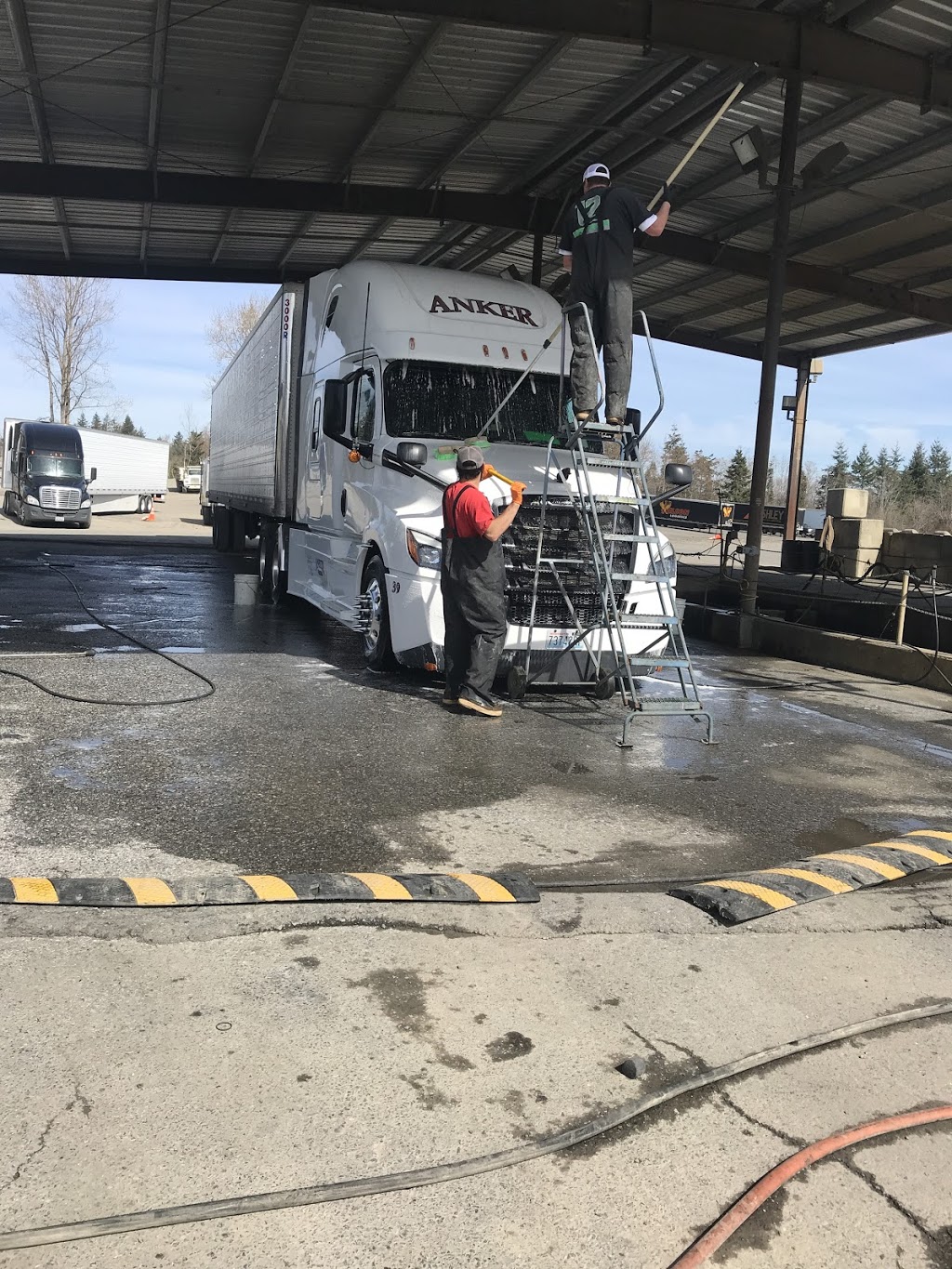 Bellingham Truck Wash | 3884 Hannegan Rd, Bellingham, WA 98226, USA | Phone: (360) 398-6203