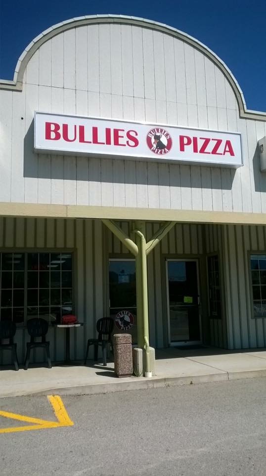 bullies pizza | 3-5350 9 ave, mailing address box 46 okanagan falls bc V0H1R0, Okanagan Falls, BC V0H 1R0, Canada | Phone: (250) 497-8344