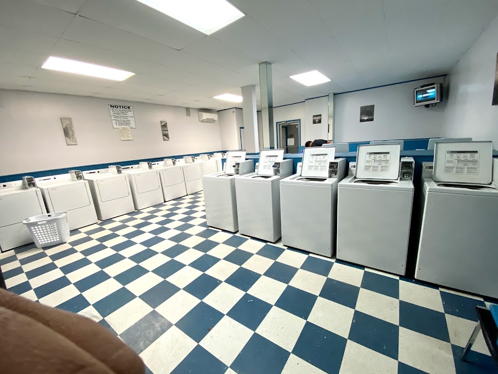 Bernards Quik Mart & Laundromat | 126 Bayview Drive, Summerside, PE C1N 4A1, Canada | Phone: (902) 436-8609