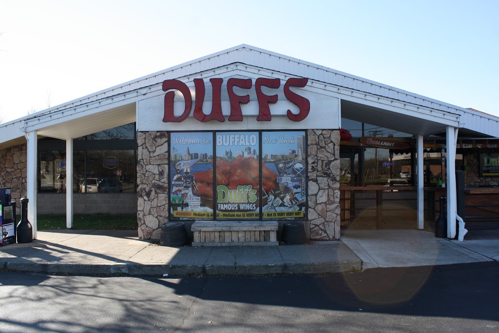 Duffs Famous Wings | 3090 Orchard Park Rd, Buffalo, NY 14224, USA | Phone: (716) 674-7212