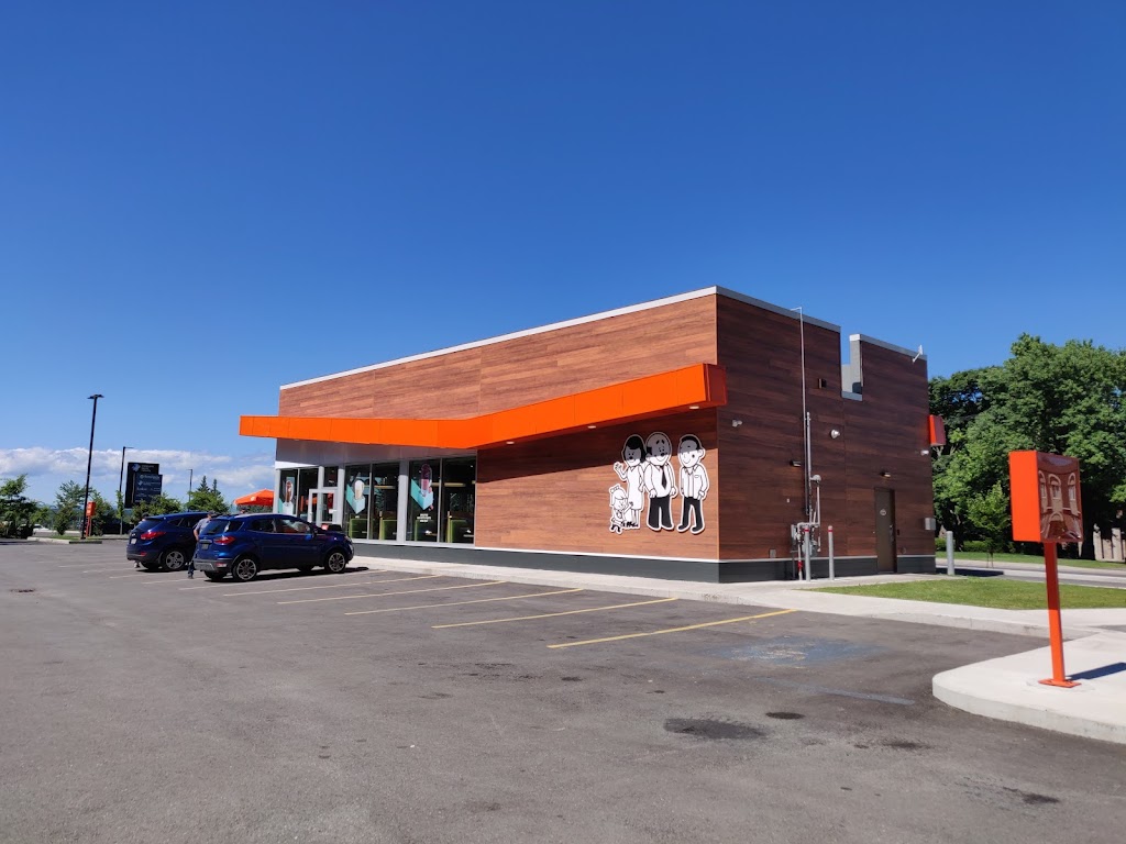 A&W Canada | 700 Av. Taniata, Lévis, QC G6Z 2E2, Canada | Phone: (418) 834-5197