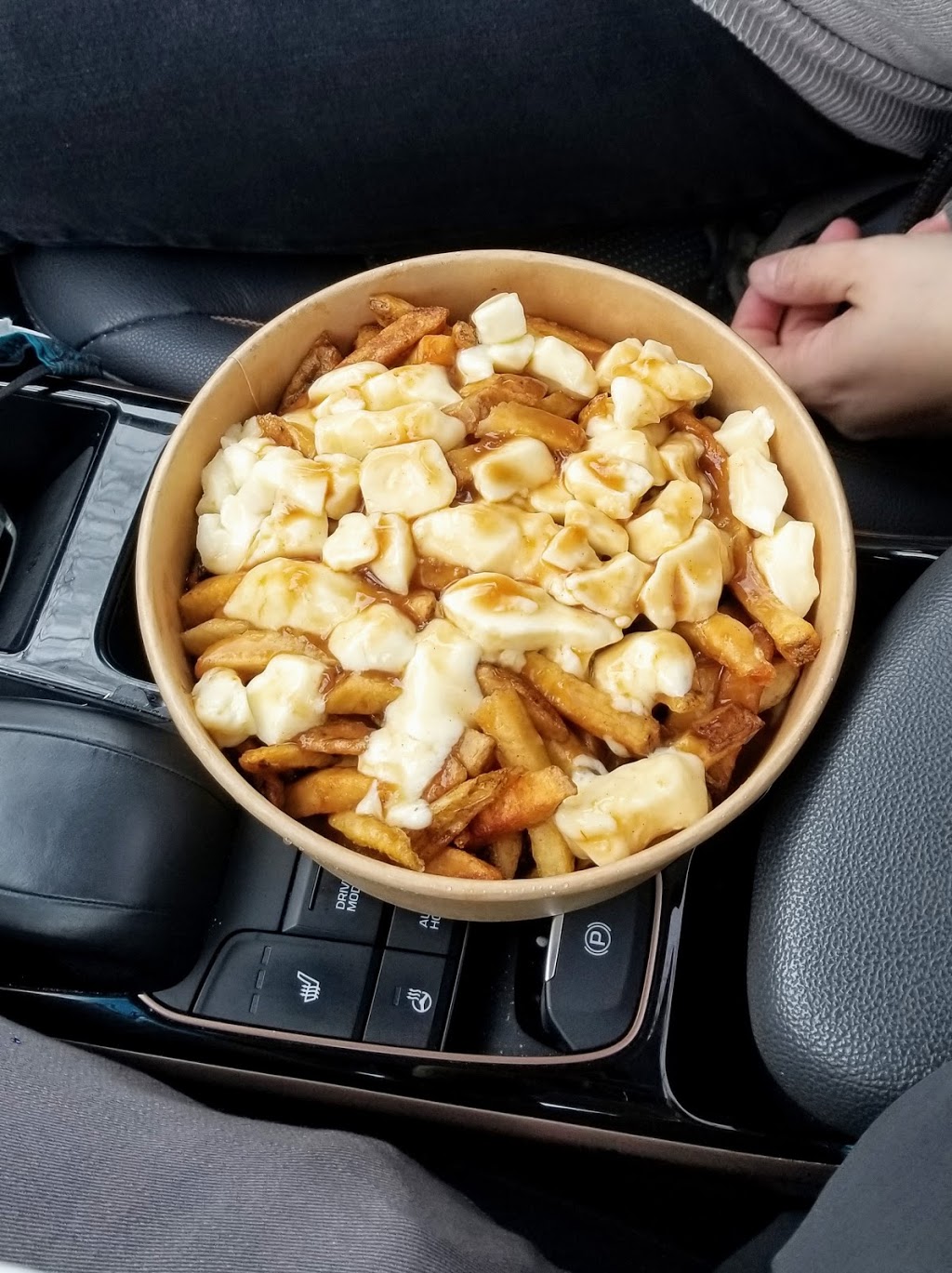 SQUISH SQUISH POUTINES | 518 Rue Principale, Cowansville, QC J2K 1J7, Canada | Phone: (450) 955-3315