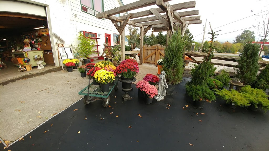 Creative Gardens Landscape and Design Limited | 82 Concession St, Westport, ON K0G 1X0, Canada | Phone: (613) 273-8437