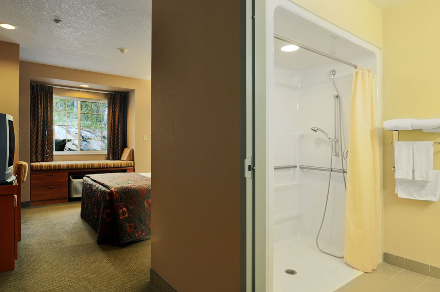 Parry Sound Inn & Suites | 292 Louisa St, Parry Sound, ON P2A 3C1, Canada | Phone: (705) 746-2700