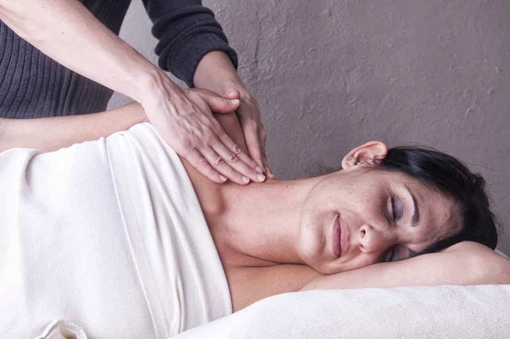A Natural Alternative Massage Therapy | 660 Frederick St, Kitchener, ON N2B 2B1, Canada | Phone: (519) 571-7292