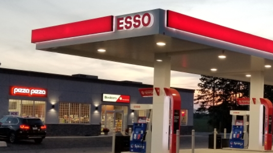 Esso & Pizza Pizza | 595771 Hwy 59 N, Woodstock, ON N4S 7W1, Canada | Phone: (519) 462-2003