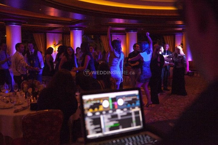 Discount DJs | 10 Sunny Glenway, North York, ON M3C 2Z3, Canada | Phone: (416) 716-2028