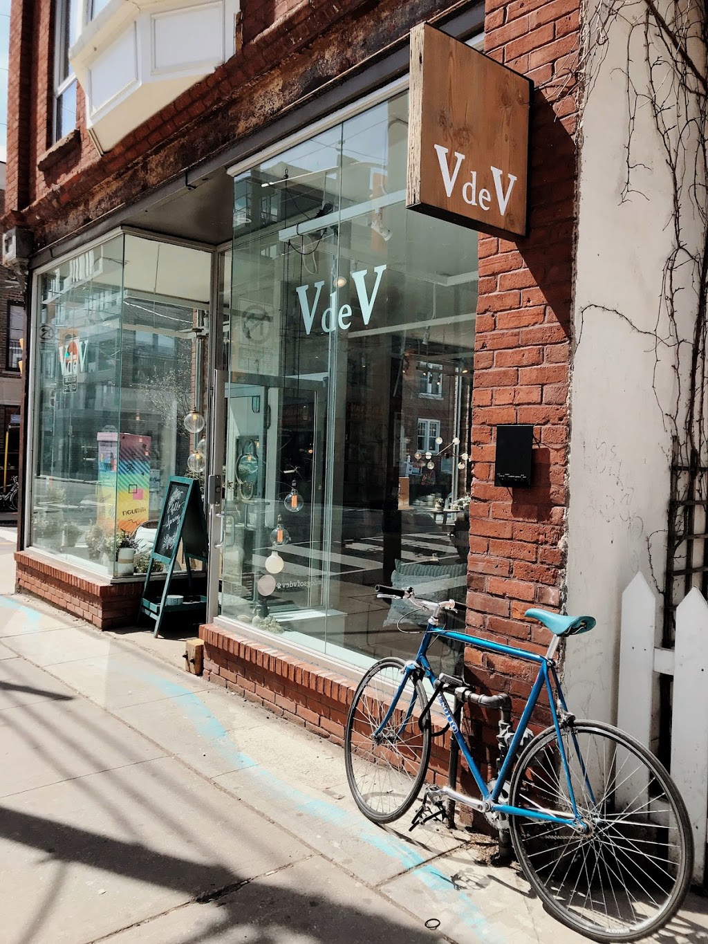 VdeV | 120 Ossington Ave, Toronto, ON M6J 2Z5, Canada | Phone: (647) 348-3381