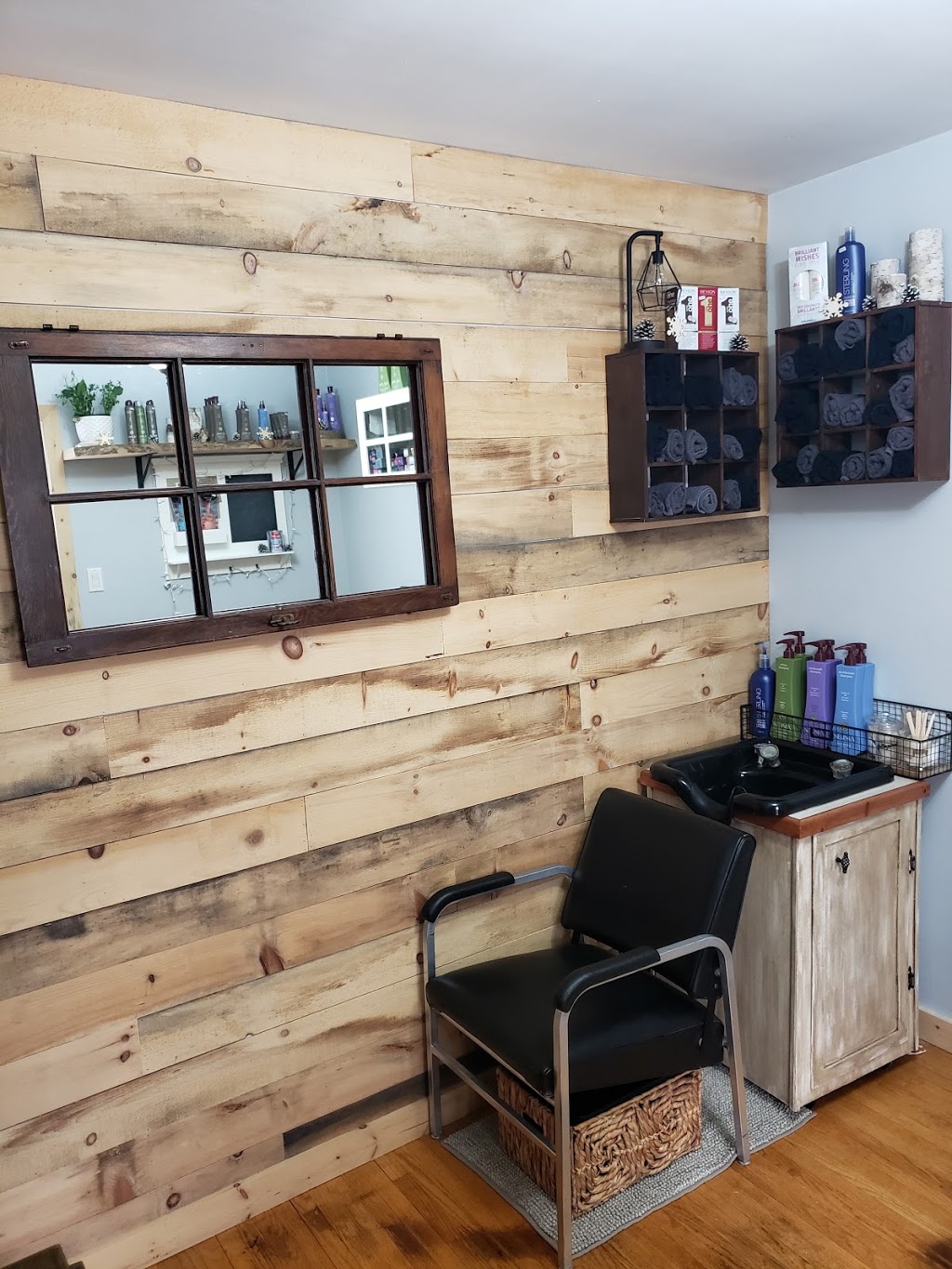 Ahead Above Salon | 37 Agnes St, Barrie, ON L4M 2S3, Canada | Phone: (705) 809-1242