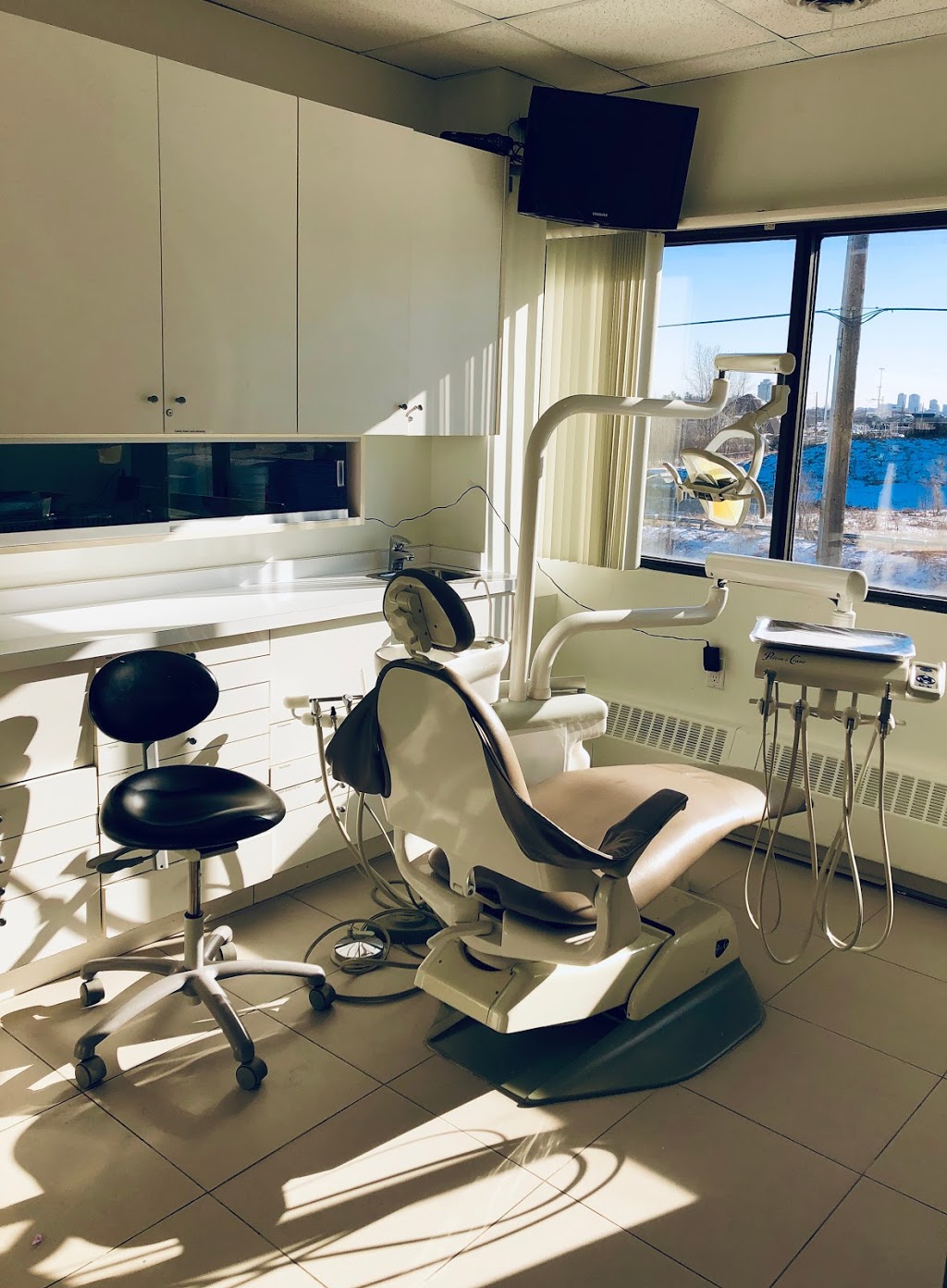 Ambrose Dental Centre | 1100 Sheppard Ave E Suite 211, North York, ON M2K 2W1, Canada | Phone: (416) 222-5718