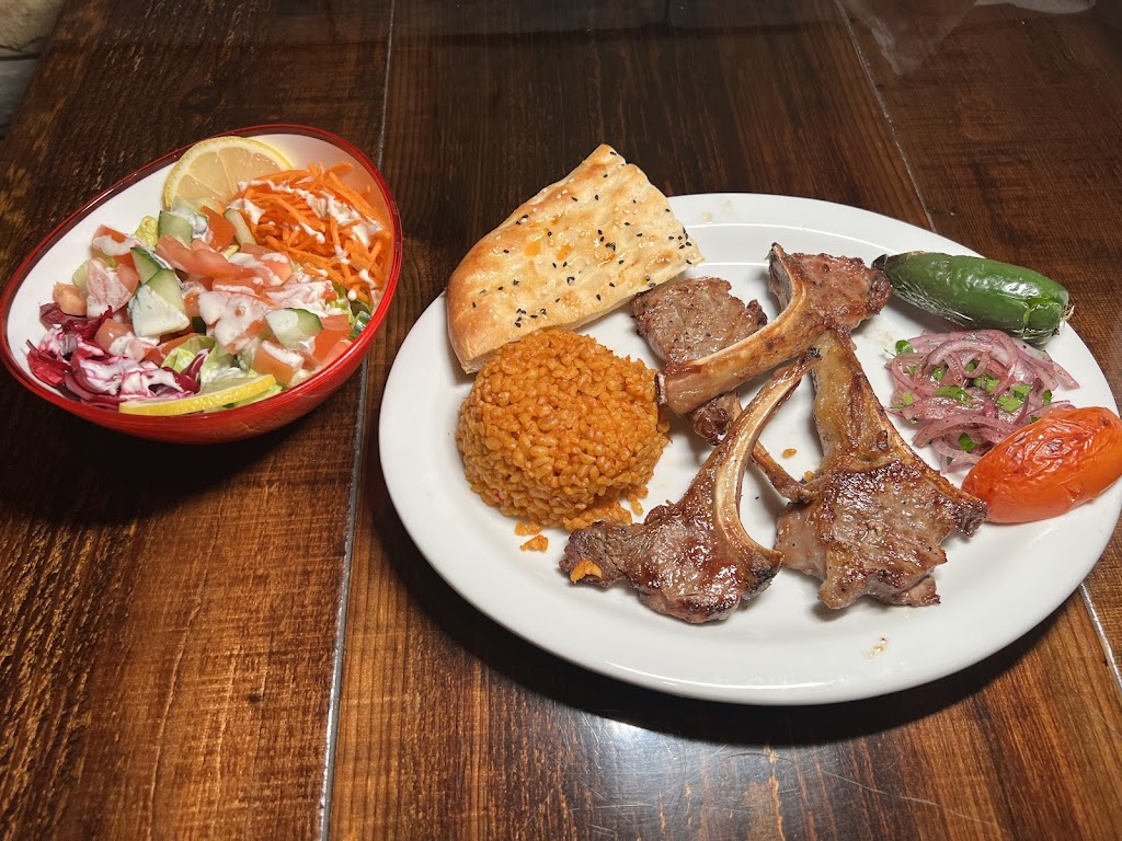 Melis Kebab | 482 Bd Adolphe-Chapleau, Bois-des-Filion, QC J6Z 1J8, Canada | Phone: (450) 818-5445