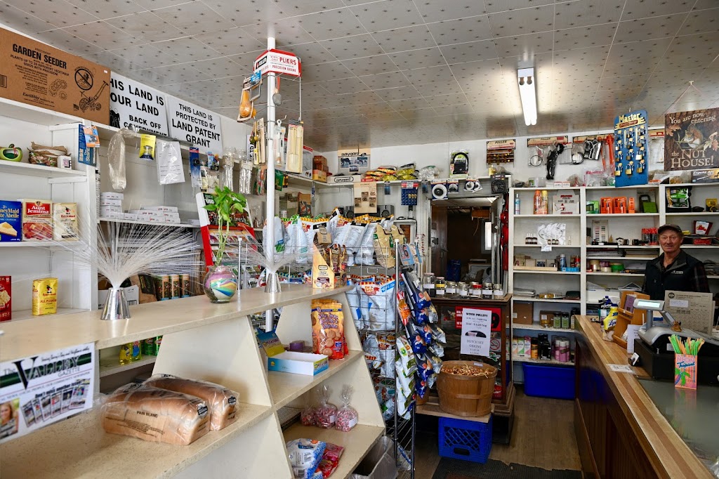 Herrons General Store | 101 Dunn St, Barrys Bay, ON K0J 1B0, Canada | Phone: (613) 756-2027