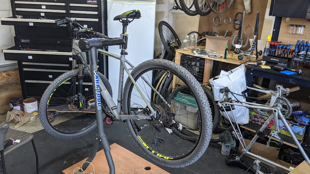 Calgary Bike Repair | 2 Tuscarora View NW, Calgary, AB T3L 2E3, Canada | Phone: (587) 971-9663