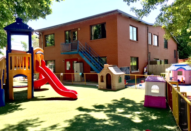 Daycare Roxboro Emilie | 12113 - 12115 Boul Gouin O, Pierrefonds, QC H8Z 1V9, Canada | Phone: (514) 684-8025