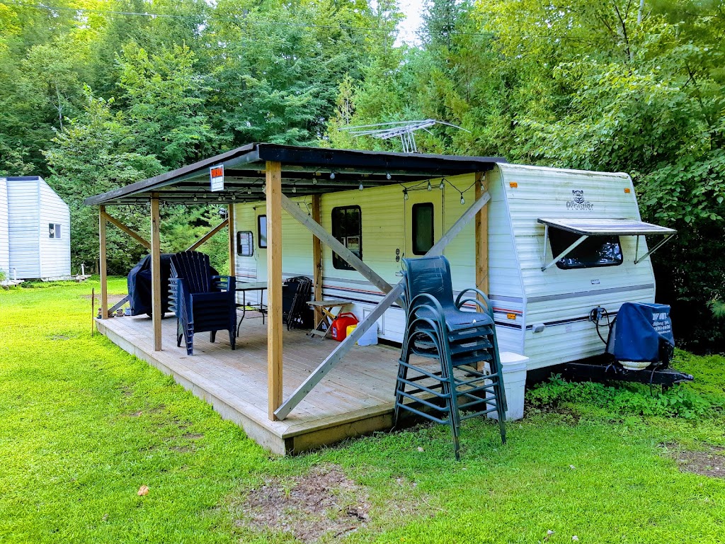 Bayview Cottage Resort | 1692 Gull Lake Rd, North Frontenac, ON K0H 1B0, Canada | Phone: (613) 336-0854