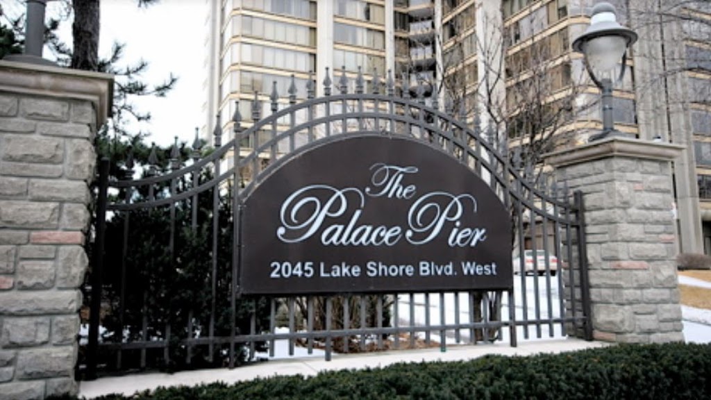 Palace Pier - York Condominium Corporation #382 | 2045 Lake Shore Blvd W, Etobicoke, ON M8V 2Z6, Canada | Phone: (416) 252-7701