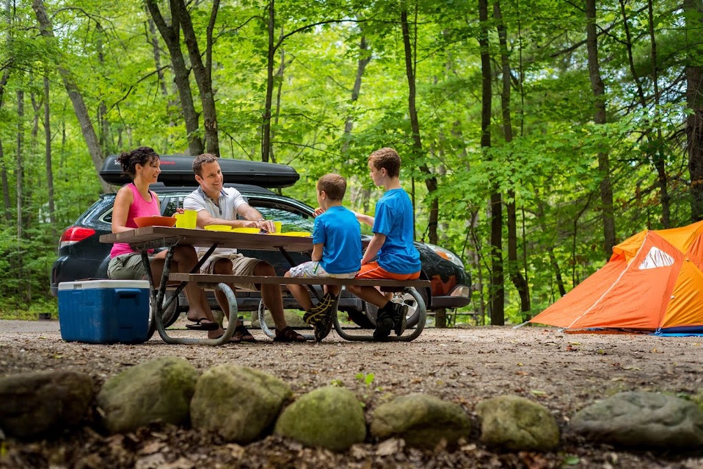 Philippe Lake Camping | 300 Chem. du Lac-Philippe, Sainte-Cécile-de-Masham, QC J0X 2W0, Canada | Phone: (819) 827-2020