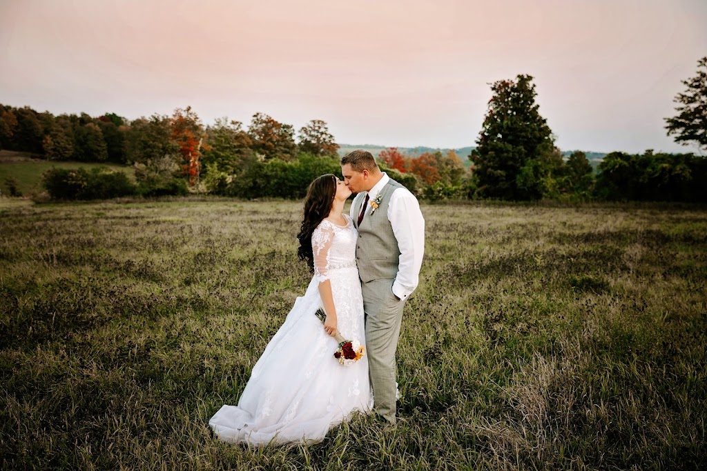 Morgan Bress Photography | 59 Cambridge St N, Lindsay, ON K9V 4C8, Canada | Phone: (705) 738-8398