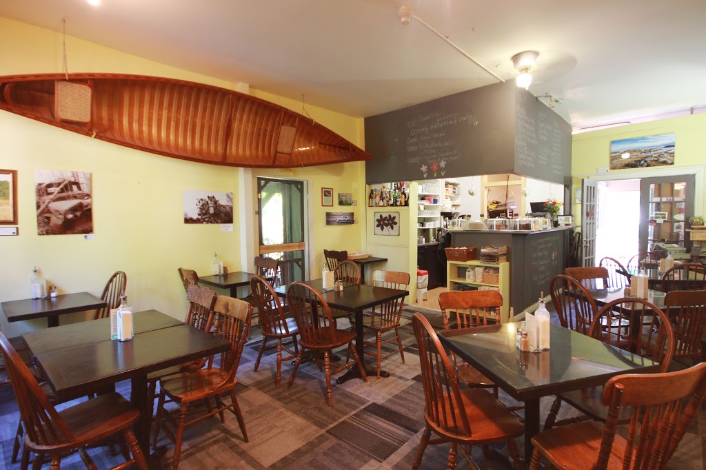 Yellow Canoe Cafe | 108 St Lawrence St, Merrickville, ON K0G 1N0, Canada | Phone: (613) 269-2833