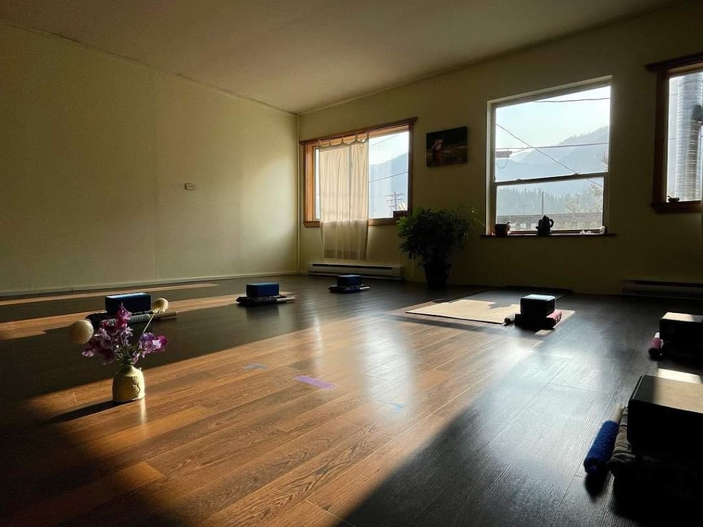 Return to Balance Yoga | 37776 2 Ave, Squamish, BC V8B 0K1, Canada | Phone: (604) 815-9285