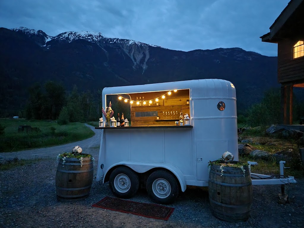 Minimalist event rentals | Lupin St, Pemberton, BC V0N 2L0, Canada | Phone: (604) 967-1522