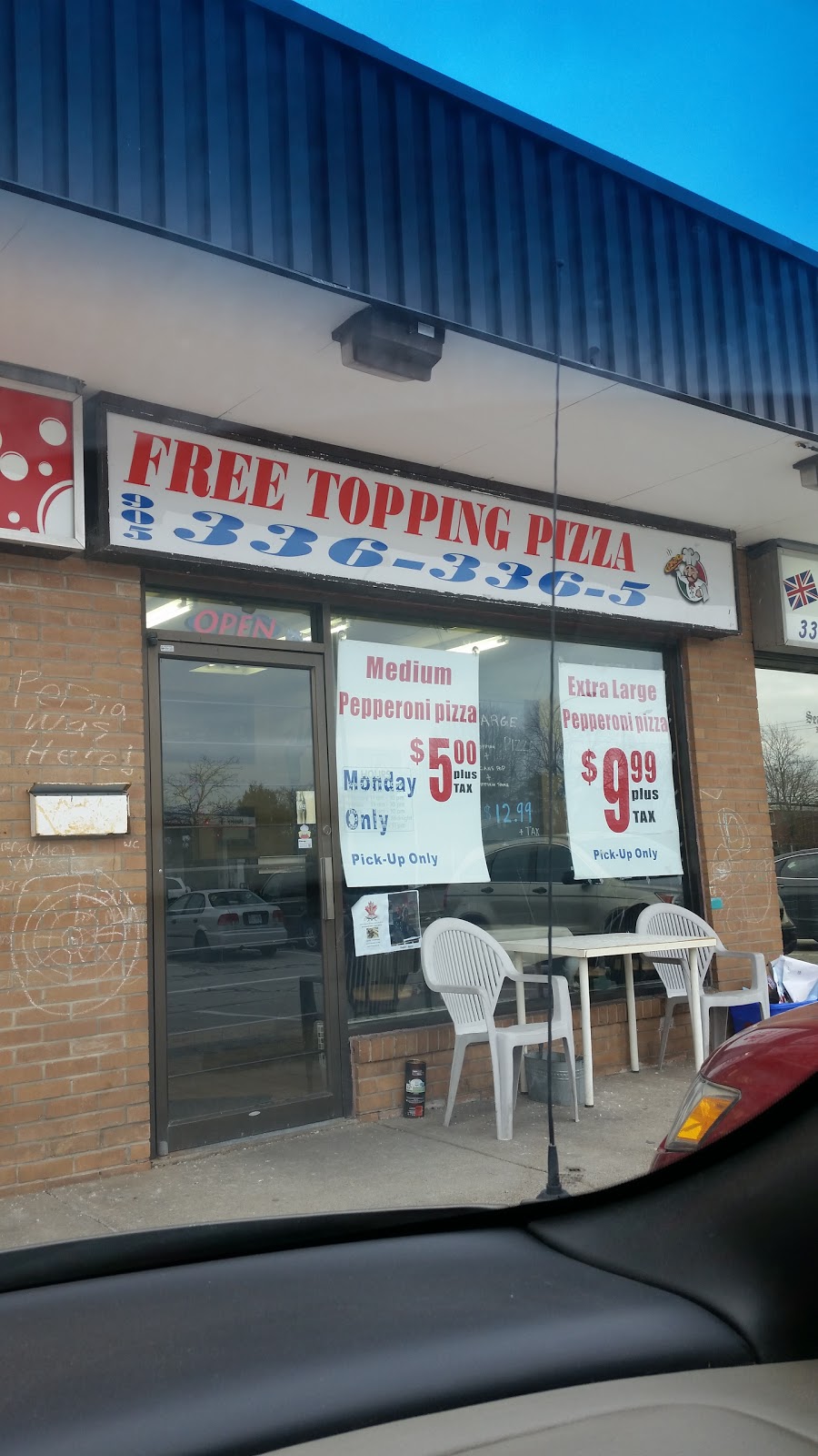 Free Topping Pizza | 2453 Mt Forest Dr, Burlington, ON L7P 1J7, Canada | Phone: (905) 336-3365