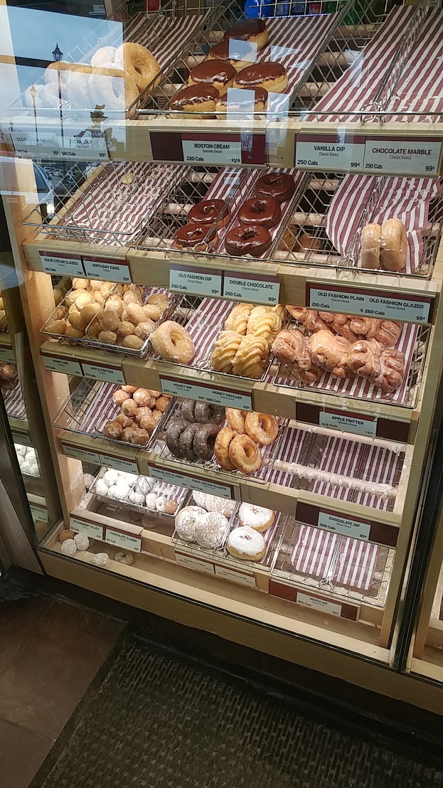 Tim Hortons | 400 Scott St, St. Catharines, ON L2N 6T4, Canada | Phone: (905) 937-1632