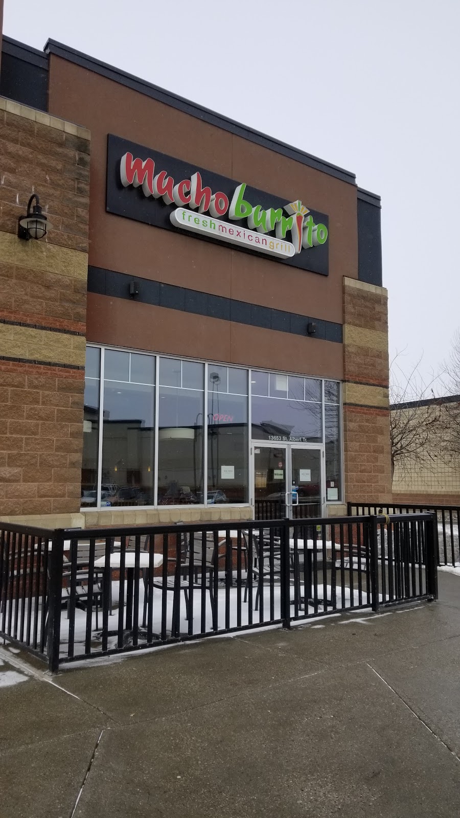 Mucho Burrito Fresh Mexican Grill | 13653 St Albert Trail NW, Edmonton, AB T5L 5E7, Canada | Phone: (780) 455-6394