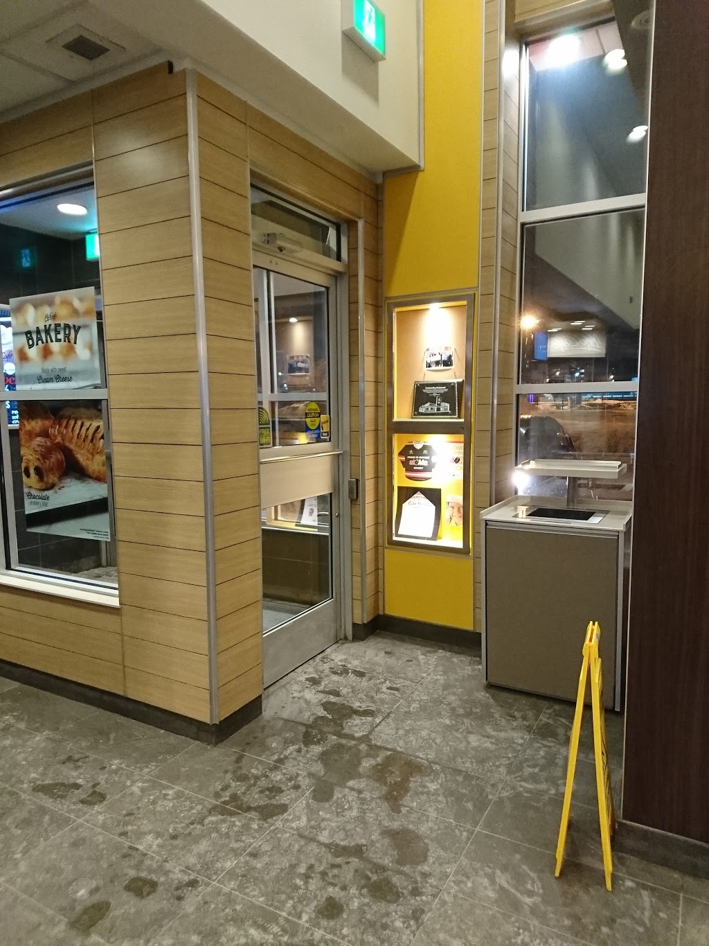 McDonalds | 375 Osborne St, Winnipeg, MB R3L 2A2, Canada | Phone: (204) 949-6044