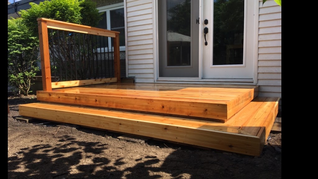 Gray Fence and Deck | 35 Chem. Belle-Terre, Chelsea, QC J9B 1S5, Canada | Phone: (819) 598-8140