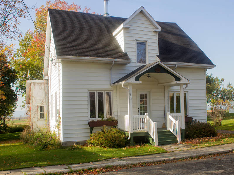 Aux Chants des Oiseaux | 434 Rue Principale, Saint-Éloi, QC G0L 2V0, Canada | Phone: (581) 648-8644